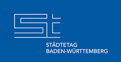 Logo des St&auml;dtetags Baden-W&uuml;rttemberg in wei&szlig;-blauen Farben.